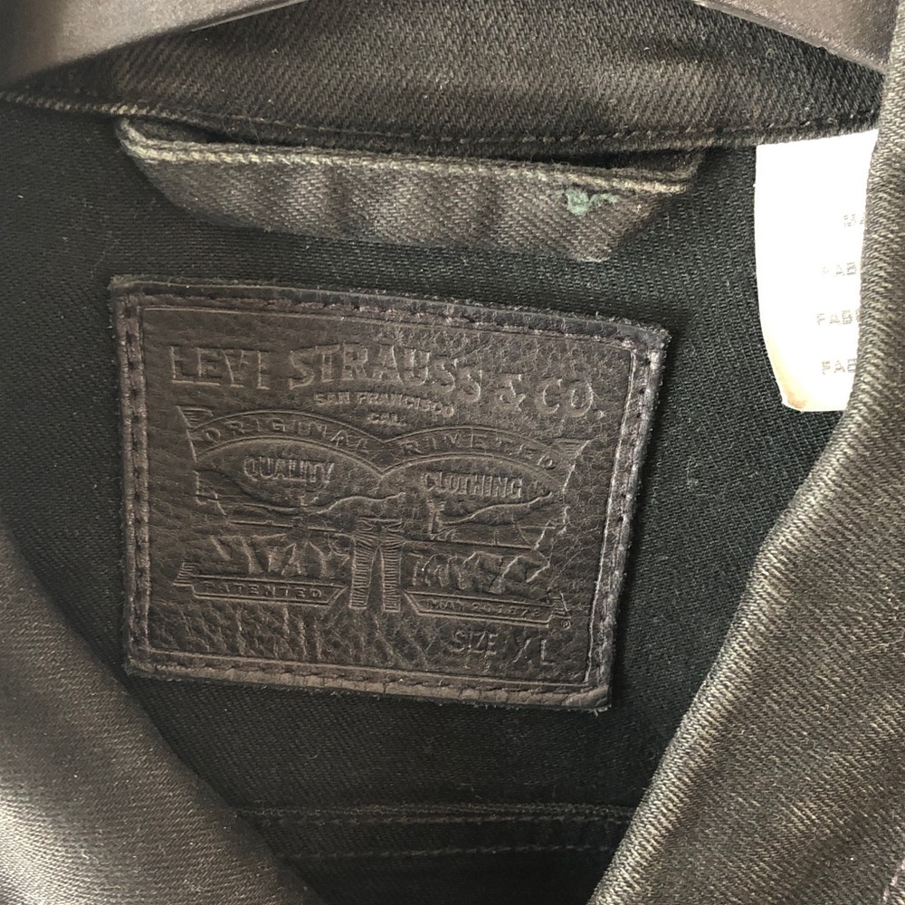Men's Black Denim Levi’s Jacket -